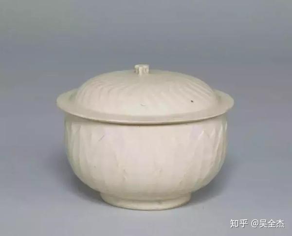 定窑瓷器:古香古色雅宜心,宋定名陶器足珍