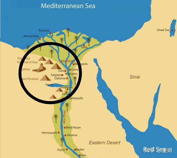 埃及境内金字塔大约有81座到112座,主要分布在吉萨高地和法尤姆绿洲