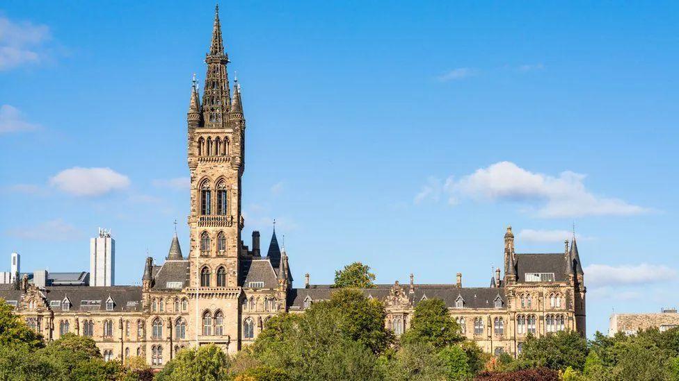 2022"英国好大学"指南新鲜出炉,圣安德鲁斯大学超越牛剑居第一!