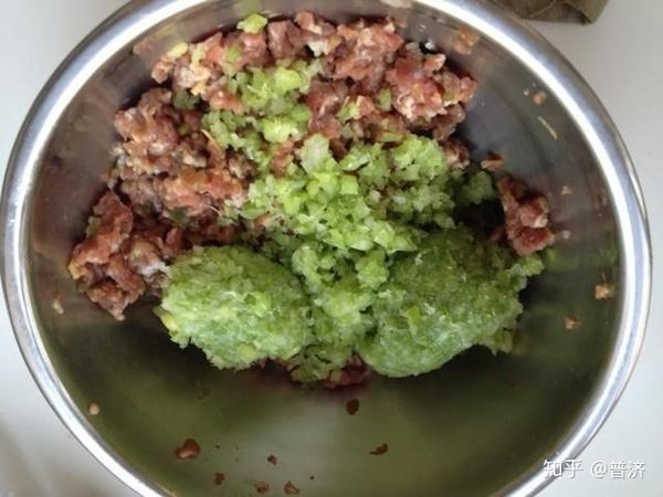 芹菜做饺子馅要不要焯水