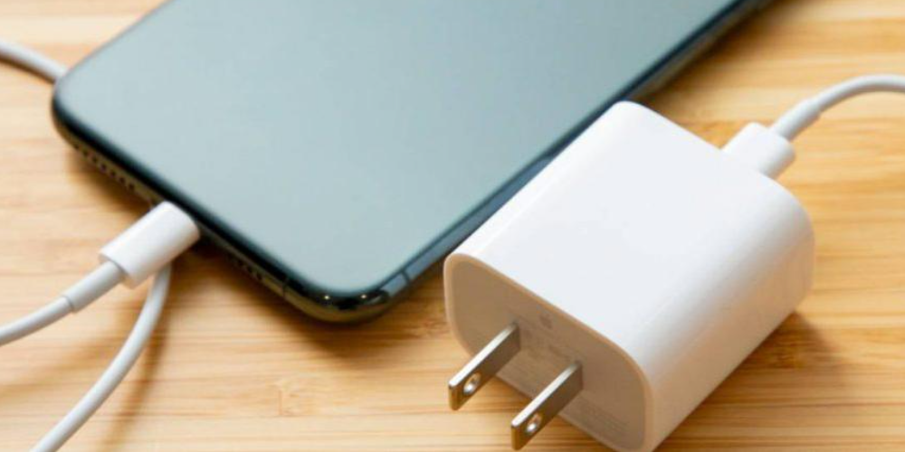 iphone11充电头图片,iphone11pro充电头 苹果充电器推荐苹果充电器选购指南到底苹果充电器哪款好930更新