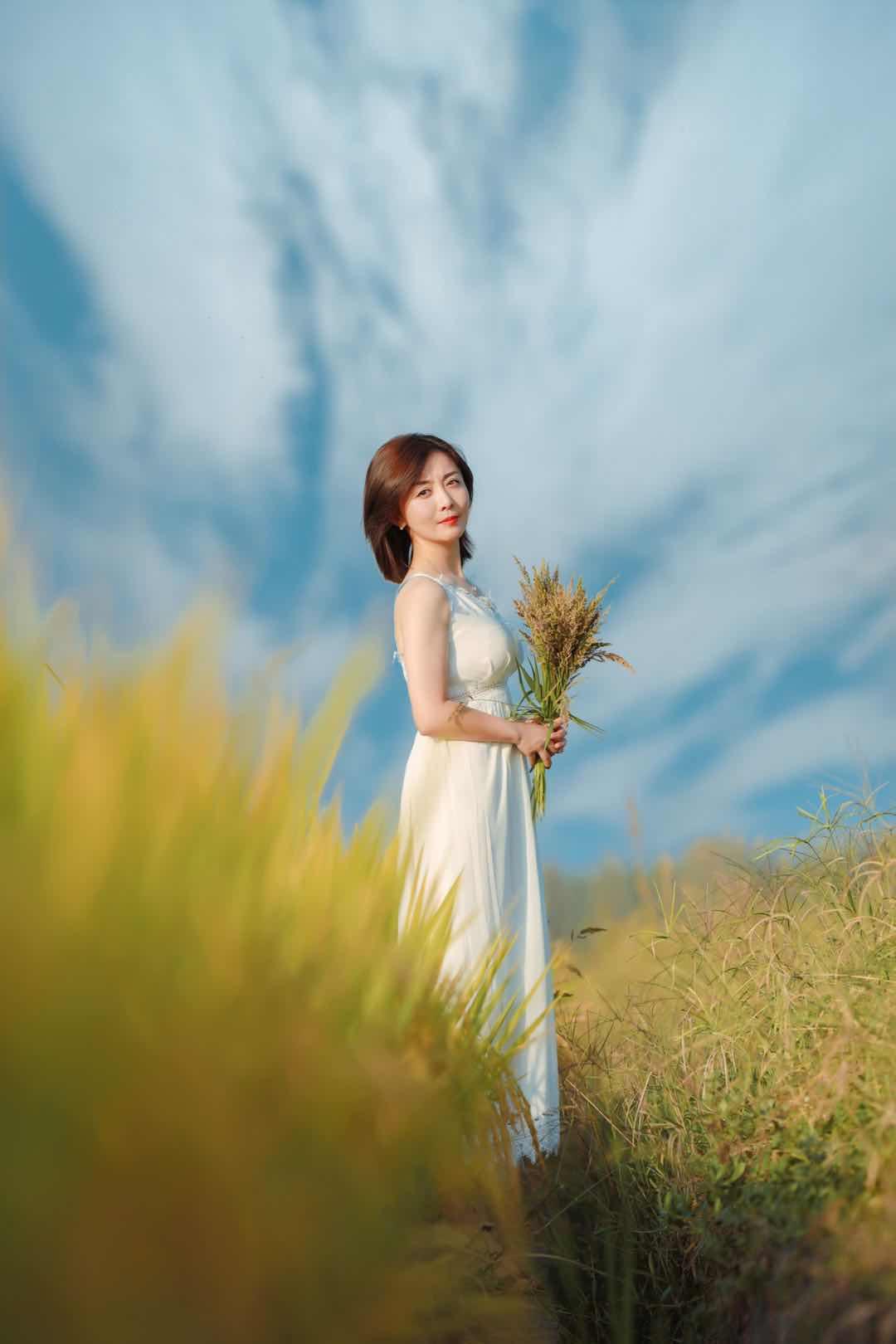 40多岁的女人如何拍唯美人像学会这8招让你拍照自然又唯美