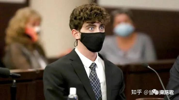 赫林听到判决时瞪大了眼睛 图片来源:网络当法官宣读卡梅伦的裁决