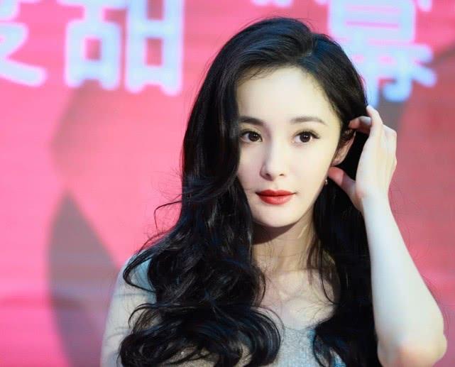 资讯 3 人 赞同了该文章 魏大勋比杨幂也就小3岁