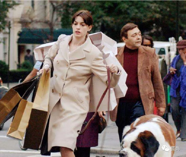 穿普拉达的女王不穿普拉达也能成为自己女王芸尚影视穿搭