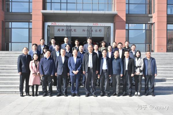 新明辉商城受邀参加临沂科技职业学院财经信息学院校企合作揭牌仪式