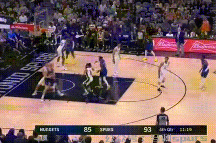 普拉姆利也露了招细活,给到切入的蒙特-莫里斯,可惜后者遭盖伊珀头双