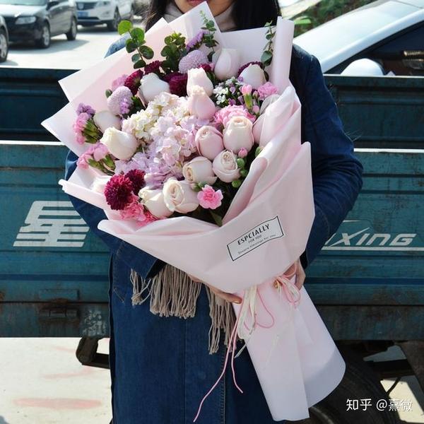 比人还高的熊抱花束,将少女心尽数揽入怀中!
