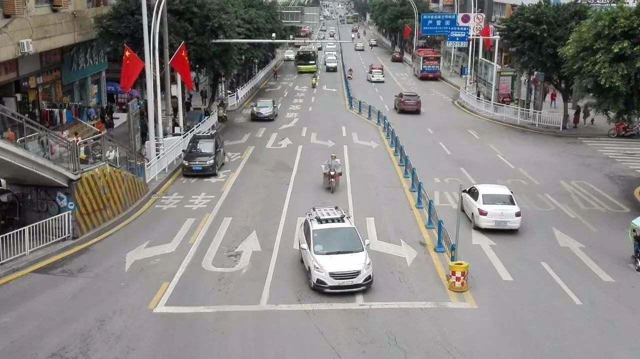 为何红灯禁止左转,却可以掉头?交警:不了解的话,车白开了