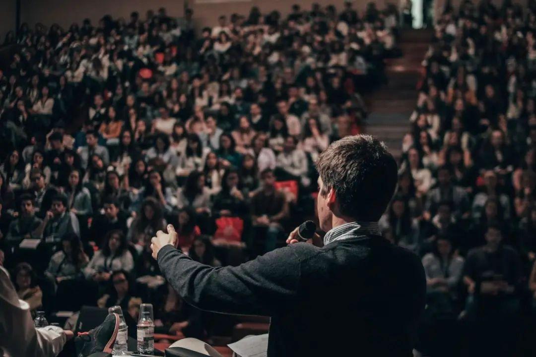 如何做好一场学术演讲海报幻灯片演讲技巧缺一不可