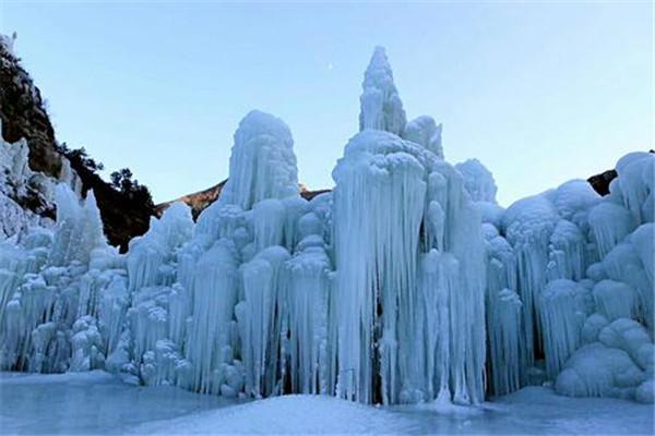 朝阳最美冰瀑就在"河坎子冰雪大世界"