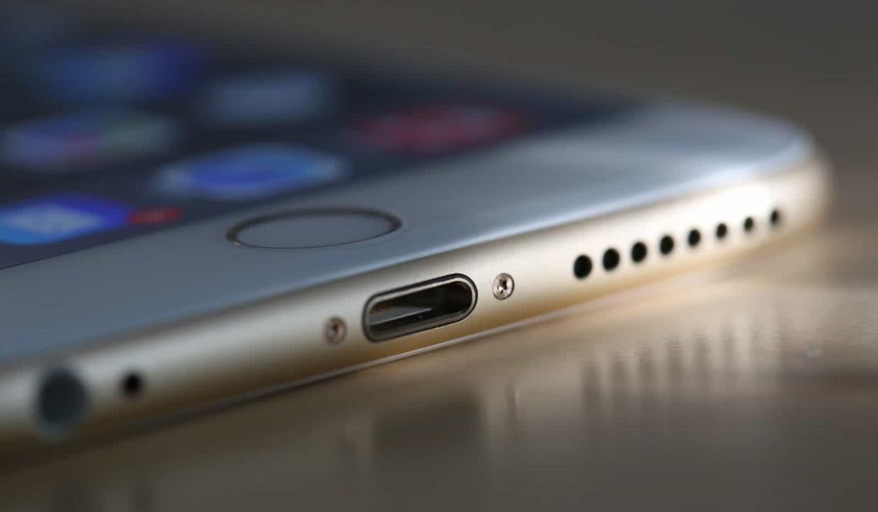 苹果全新磁吸充电专利曝光:iphone 13要砍掉充电口?