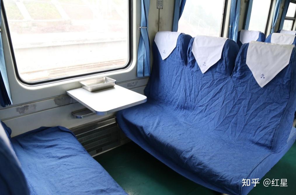 为什么火车上有3个硬座的地方不能在两排间设置一个能容纳3个人睡觉的