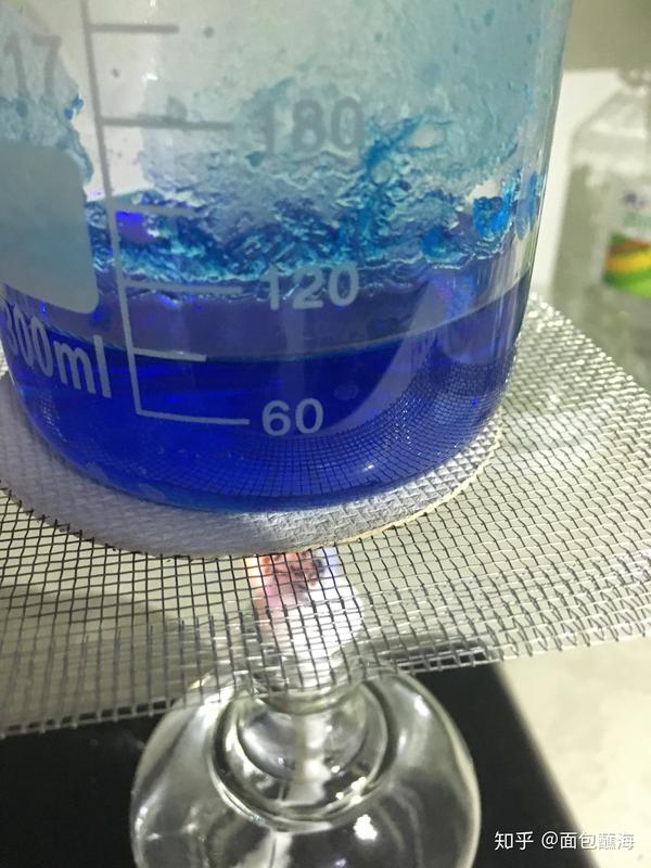 加溶质玻璃棒搅拌直至看到溶液页面有一层无水硫酸铜(漂浮在溶液上