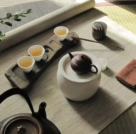 浮生难得半日闲,读书饮茶