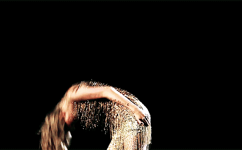 正常的毛发生长机制来说,我们每天有10%的毛囊属于「冬眠」状态,在