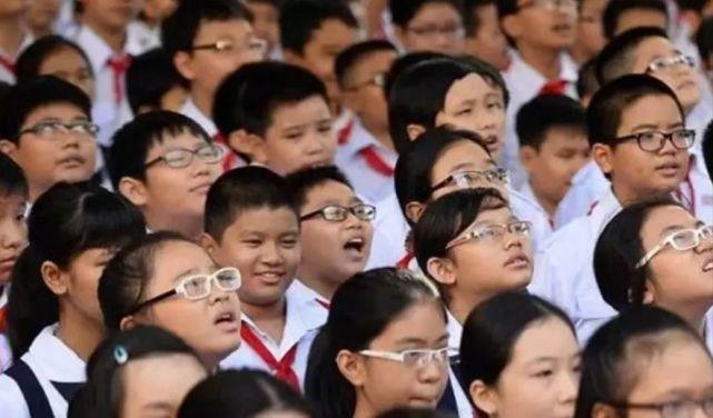滑板车识字国务院小学生近视率降至38以下预防近视这样做
