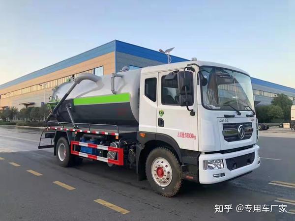 先带大家了解一下吸污车的外形和性能: 吸污车主要用途是收集,中转