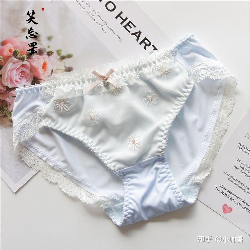 男生穿三角内裤是不是很尴尬,现在男生穿三角内裤的是