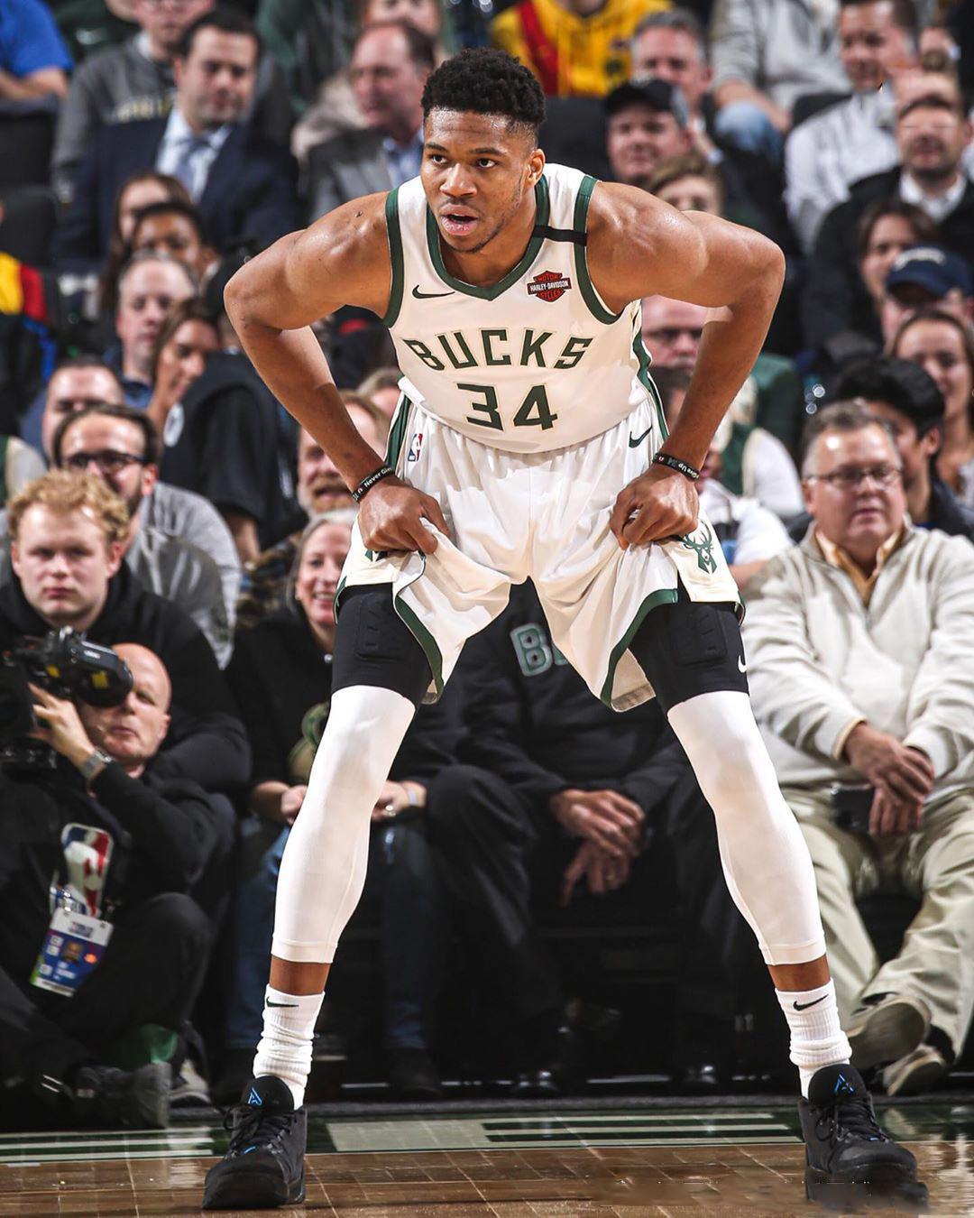 字母哥和密尔沃基雄鹿时代洪流中的异类