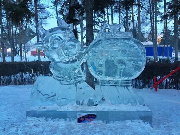 春节前的长春南湖公园,冰雕雪雕还有爬犁车