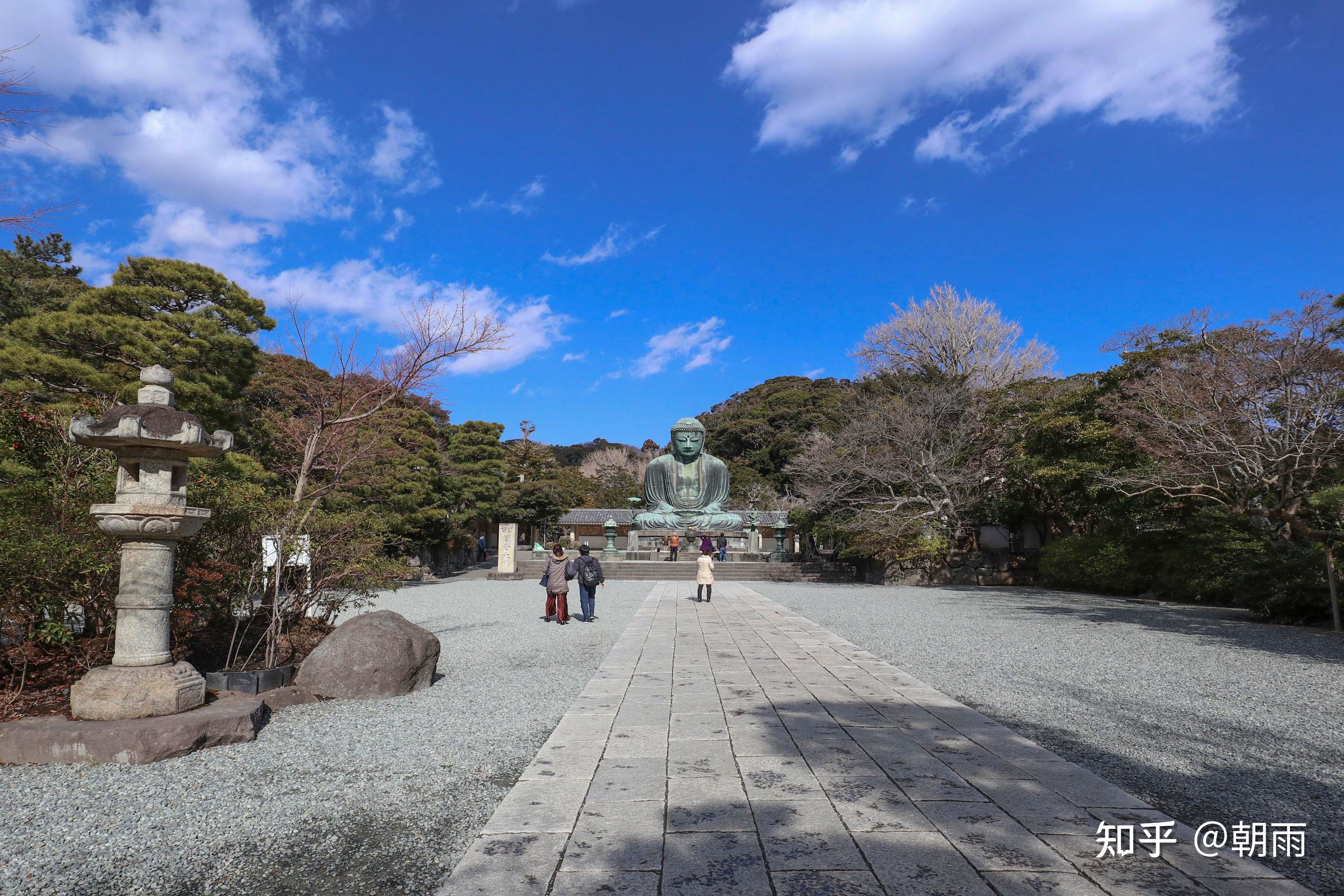 为本尊,据说是把镰仓市材木座的「光明寺「奥之院」移建过来的