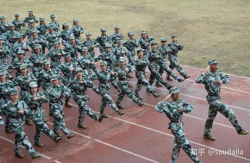 军训,入学第一课 :我真的太难了!