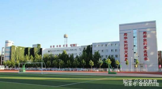 保定市第十三中学建校于1972 年,位于保定市五四东路军学胡同内,总