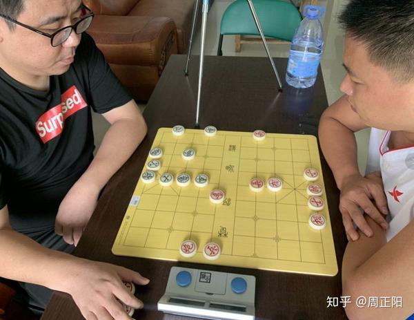 湖南刘云达大胜广东镇山鹰朱少钧原来广东象棋十虎并非无懈可击