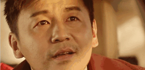 夏bb只能感叹,这胡子拉碴的一张圆脸,赢就赢在 太有生活感.