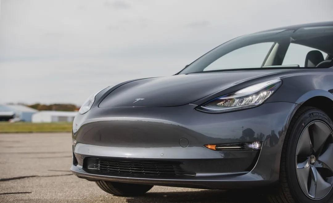 特斯拉model3图片外观,特斯拉model3图片 大灯升级全车哑光黑色装饰条特斯拉model3即将迎来改款车型