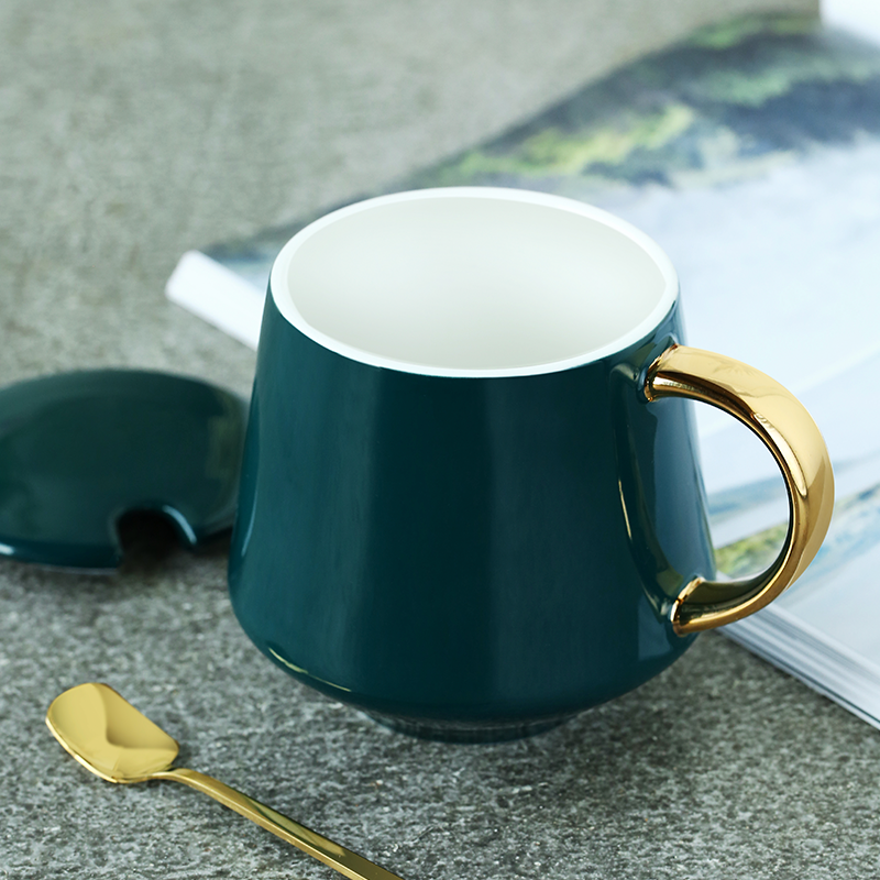 原价￥59现价￥3690京东京造马克杯欧式带盖陶瓷咖啡杯水杯带勺墨绿色