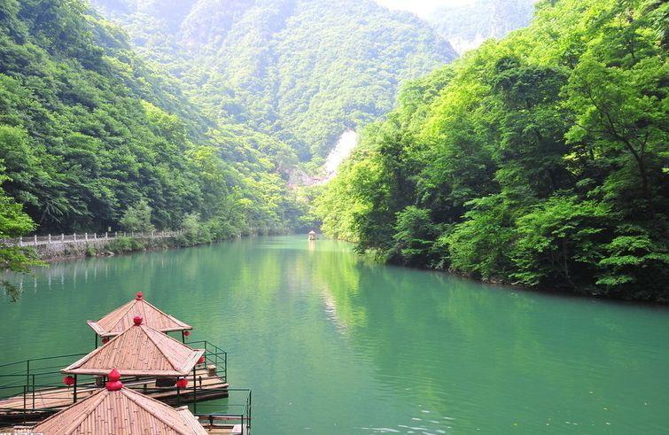 位于陕西省商南县的金丝大峡谷国家森林公园,是国家aaaaa级景区.