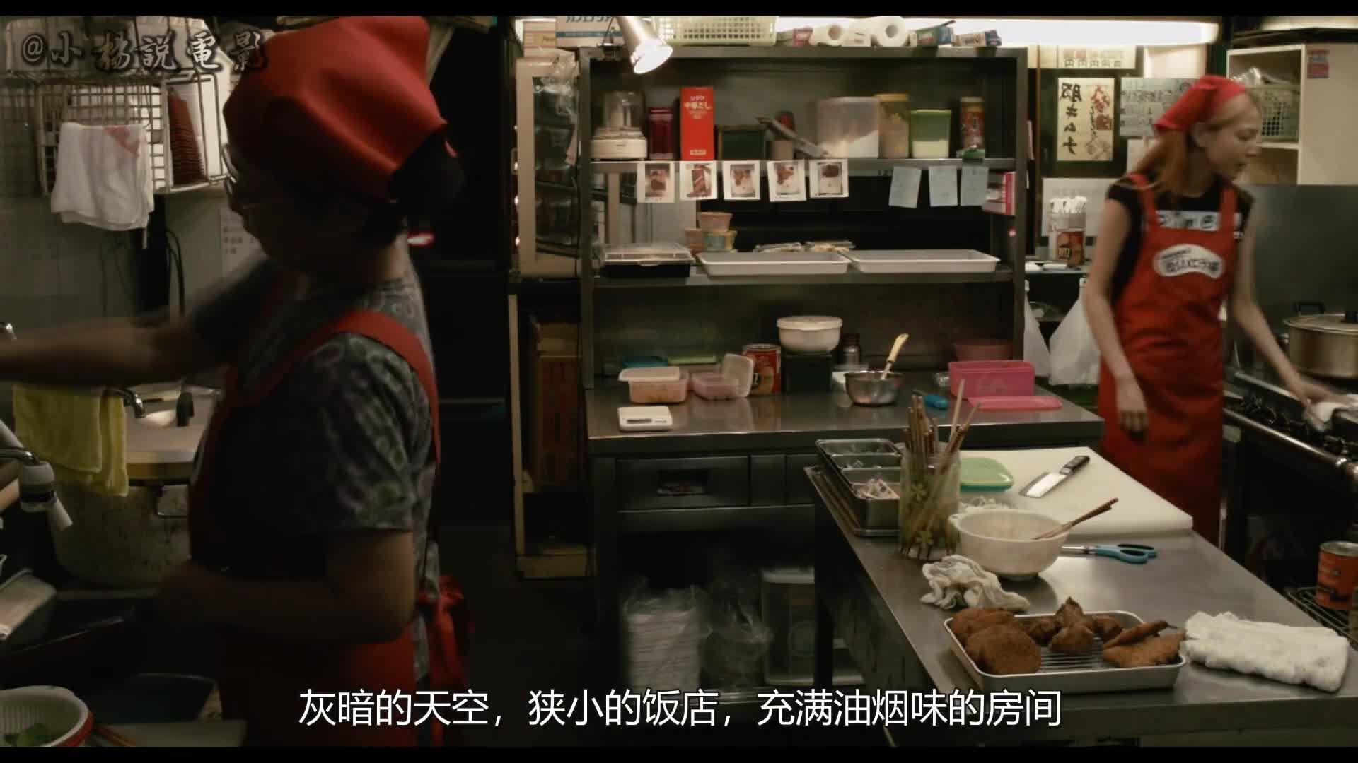 一部人性黑暗的电影女的被关进铁笼产奶男的被端上餐桌