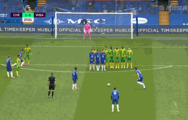 结束前佩雷拉梅开二度反超比分;下半场,罗宾逊梅开二度,迪亚涅破门,芒