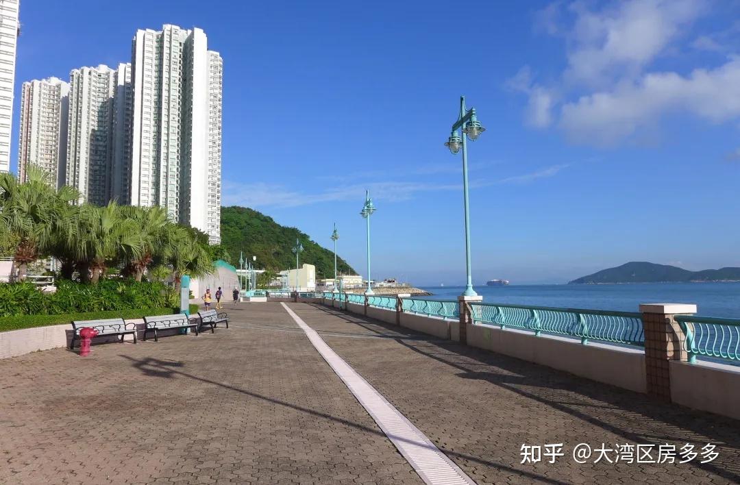 海怡半岛(south horizons)位处南区岛屿,空气清新,尽览香港仔避风塘