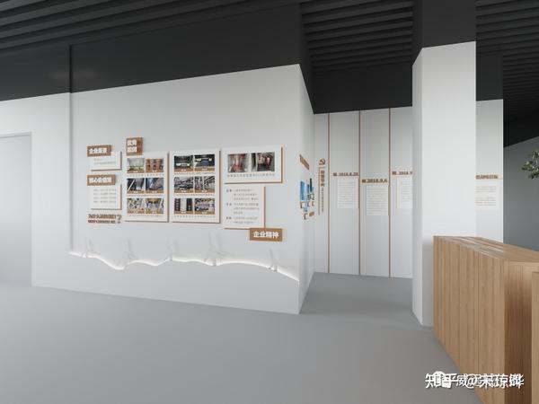 展厅墙面 墙面上流畅的线条装饰与展示架有机统一,体现了设计师的