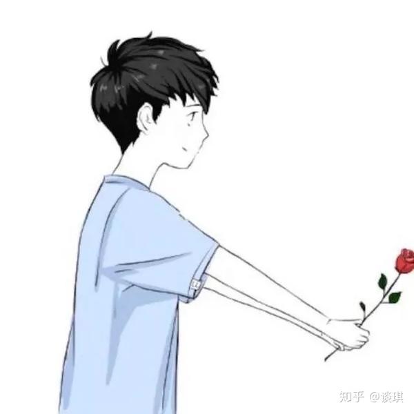 朋友看到之后,第一反应是情侣头像.