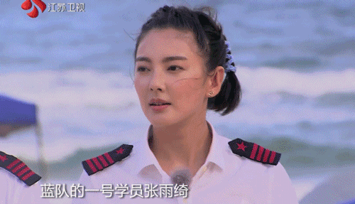 演戏方面张雨绮很有自己的想法,在真人秀里也是大胆做自己吸粉无数.
