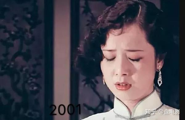 2001年,蒋雯丽在《大宅门》中的白玉婷角色也是经典.