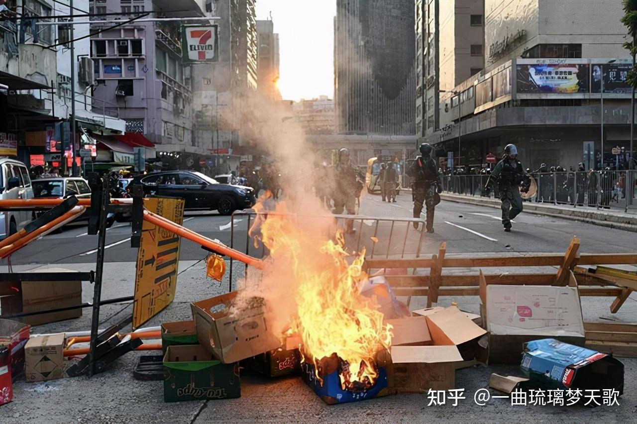 乱港分子在英国走投无路逼迫亲生女儿贩卖童真只为能够吃上一顿饱饭