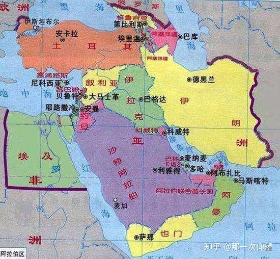 这张地图中已标出霍尔木兹海峡的位置,正好卡在中东的主要产油国的