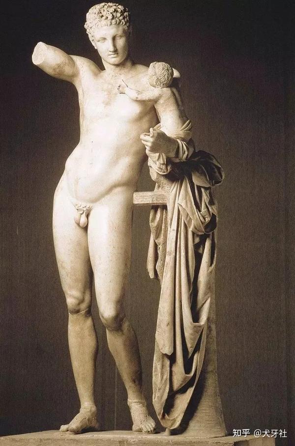 大理石雕塑:赫尔墨斯与小酒神 雕像中赫尔墨斯缺失的右臂应该正拿着