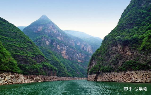 巫山小三峡是长江三峡最大的支流大宁河流经巫山境内的龙门峡,巴雾峡