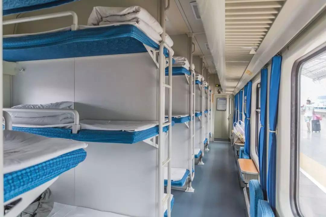 火车上的卧铺床单到底干净吗?