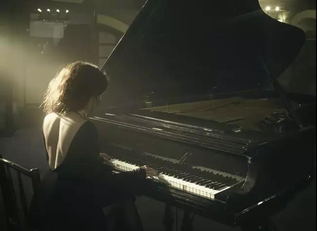 钢琴曲适合在冬天听的超治愈钢琴曲