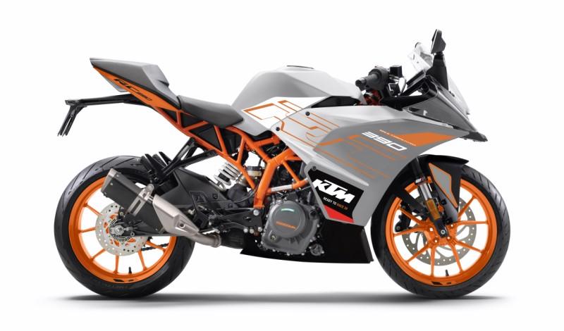 rc390是ktmrc系列销量最好的摩托车,2021款车型采用了新的金属银色调