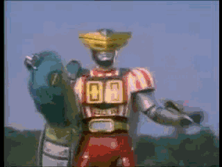 小时候只顾着看铁甲小宝的机器人却错过里面的小姐姐性感写真让人喷