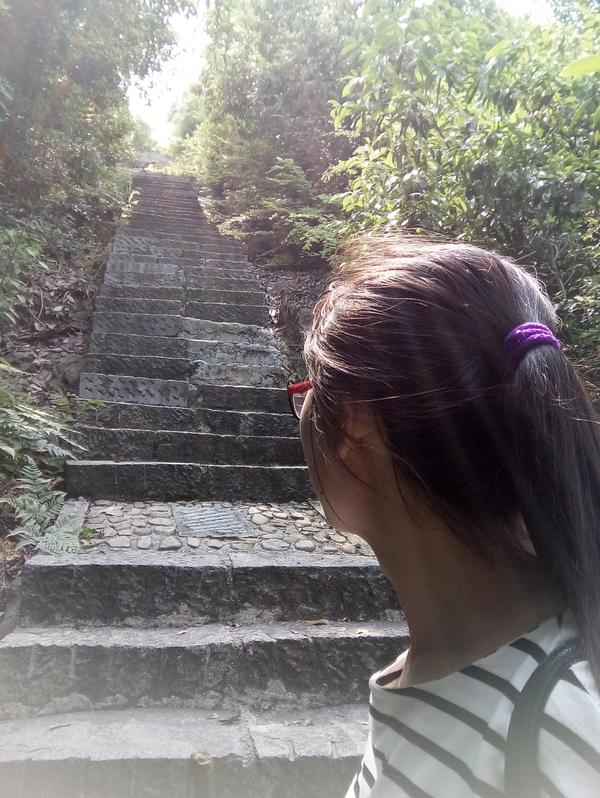 上山前特地拍了留念.