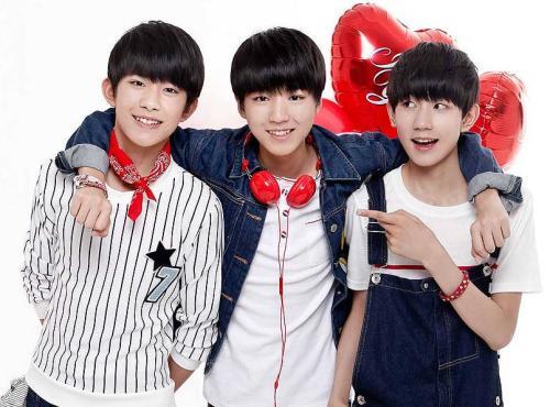 tfboys最新照片新姿势哦网友谢谢小编拿走了